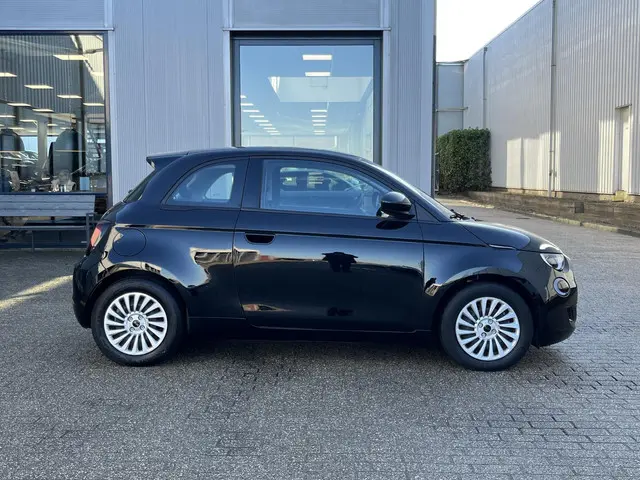 Fiat 500e 42 kWh 2023 Elektrisch 3