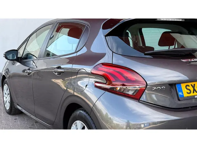 Peugeot 208 1.2 PureTech Blue Lion 2018 Benzine 4