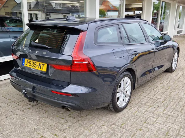 Volvo V60 3