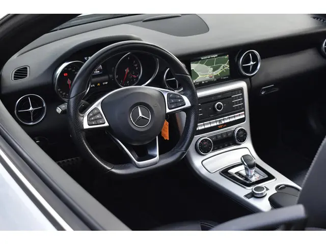Mercedes-Benz SLC 180 2017 Benzine 10