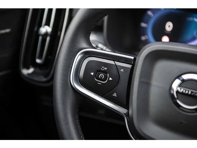 Volvo XC40 2.0 B4 Plus Dark 2025 Benzine 26