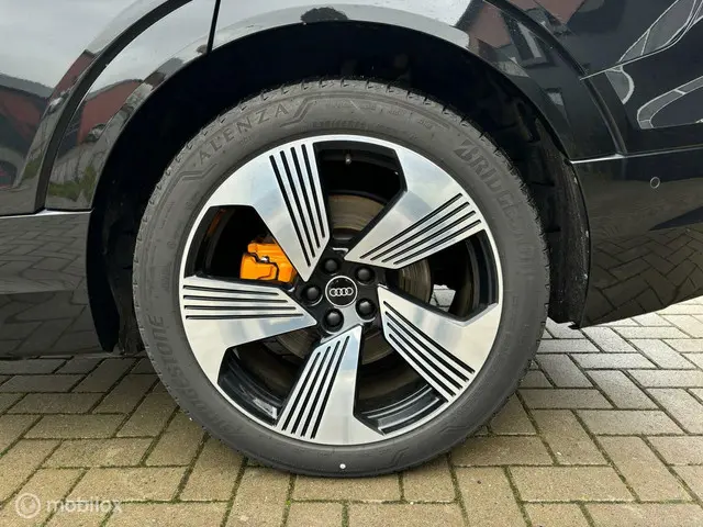 Audi e-tron 55 quattro S edition 95 kWh 2021 Elektrisch 27