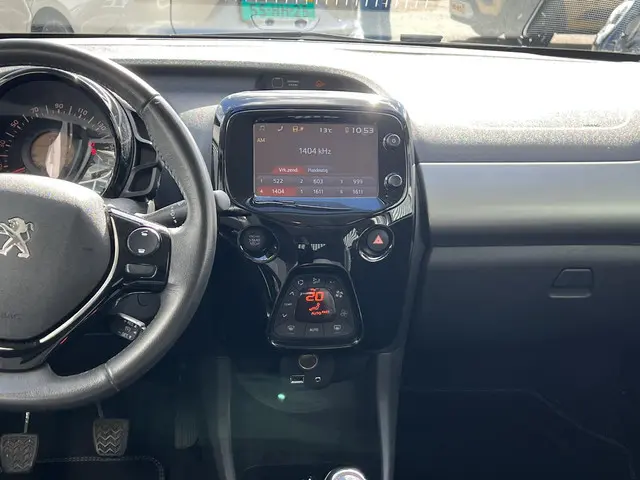 Peugeot 108 1.0 e-VTi Première 2015 Benzine 13