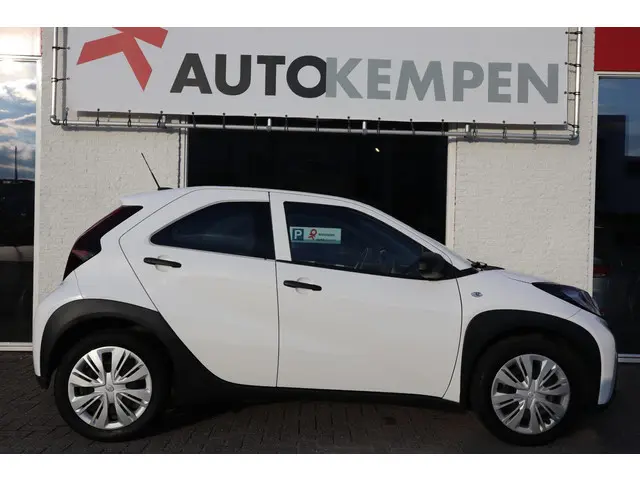 Toyota Aygo X 1.0 VVT-i MT PLAY 2022 Benzine 31