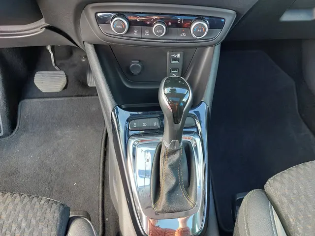 Opel Crossland X 1.2 Innovation 2018 Benzine 34