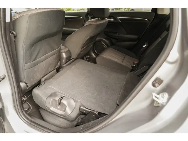Honda Jazz 1.3i VTEC ELEGANCE 2018 Benzine 36