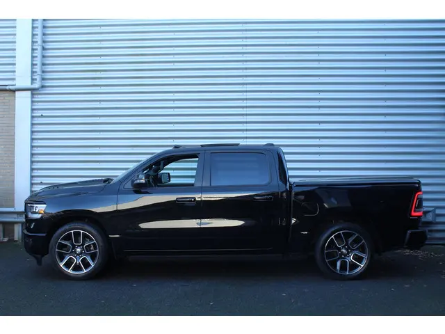 Dodge Ram 1500 5.7 V8 4x4 Crew Cab Laramie 2021 LPG/Gas 21