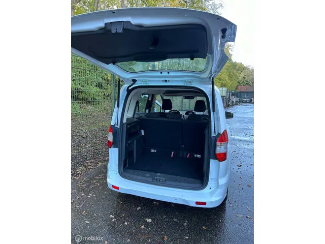 Ford Tourneo Courier 1.0 Titanium 2014 Benzine 11