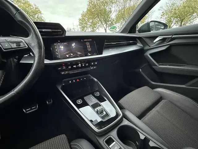 Audi A3 Limousine 30 TFSI S edition 2022 Benzine 17