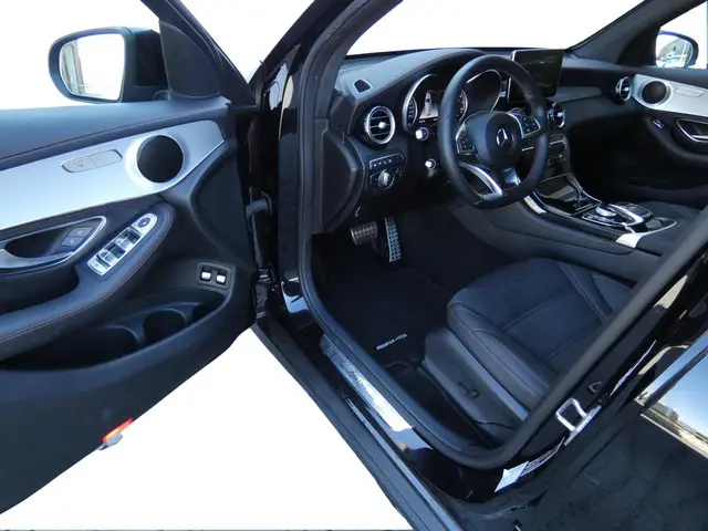 Mercedes-Benz GLC 43 AMG 4MATIC | BOM VOL! 2017 Benzine 14