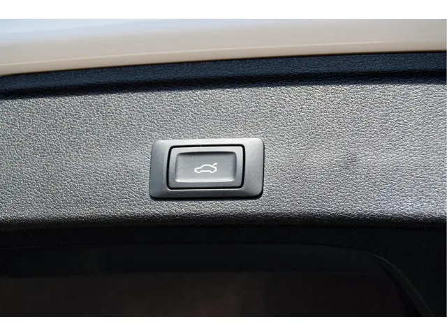 Audi A4 Avant 40 TFSI quattro S edition 2022 Benzine 45