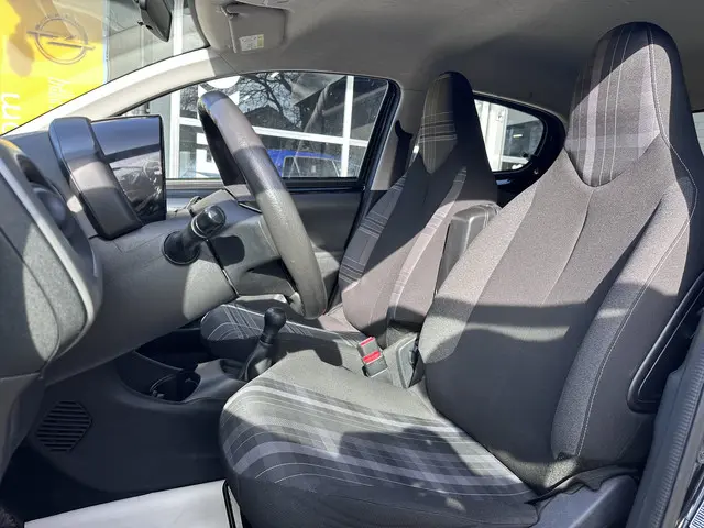 Peugeot 108 1.0 e-VTi Active 2016 Benzine 11