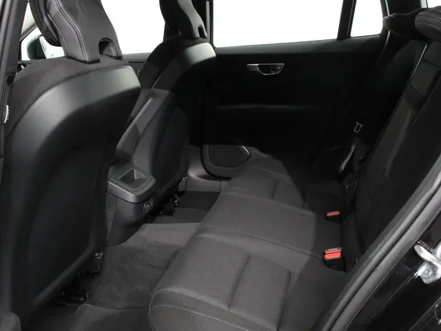 Volvo V60 2.0 B3 Automaat Momentum 2021 Benzine 12