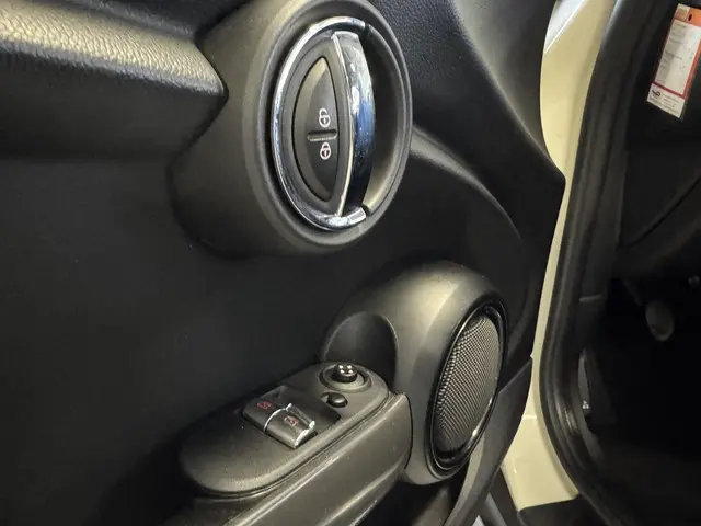 MINI One Mini 1.2 Business 2015 Benzine 19