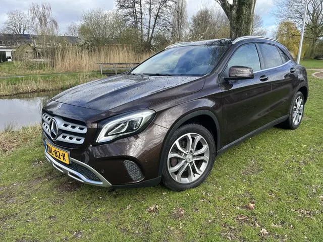 Mercedes-Benz GLA 180 Business 2018 Benzine