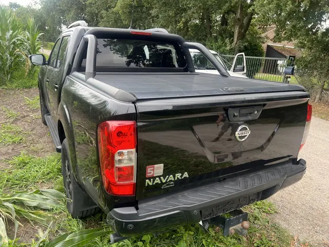 Nissan Navara 23D-N-guard 2021 Diesel 8