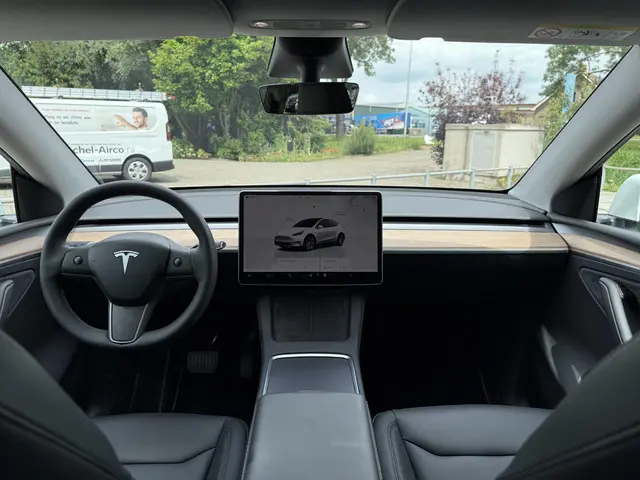 Tesla Model Y Long Range Dual AWD 2023 Elektrisch 19