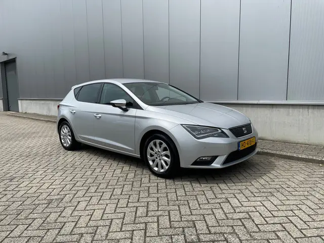 SEAT Leon 1.0 EcoTSI Style Connect Navigatie 2016 Benzine 4