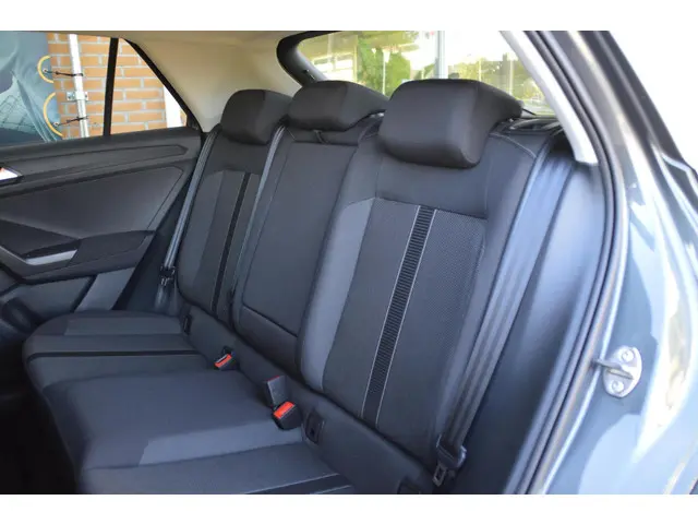 Volkswagen T-Roc 1.0 TSI Life Edition 2025 Benzine 78