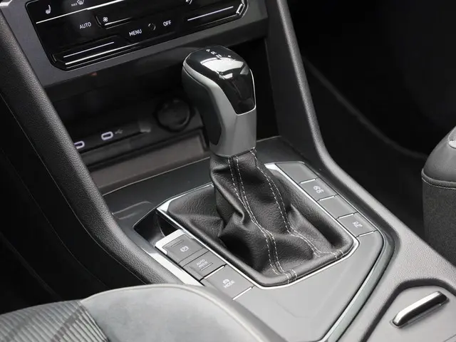 Volkswagen Tiguan 1.5 Tsi 150pk DSG R-Line 2024 Benzine 14