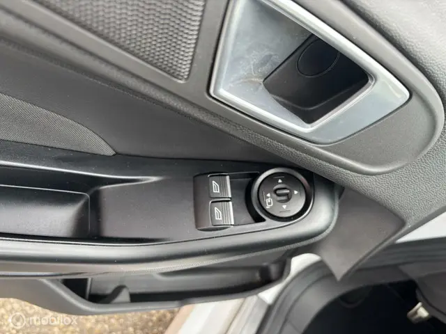 SEAT Ibiza SC 1.0 EcoTSI Style Connect 2015 Benzine 10
