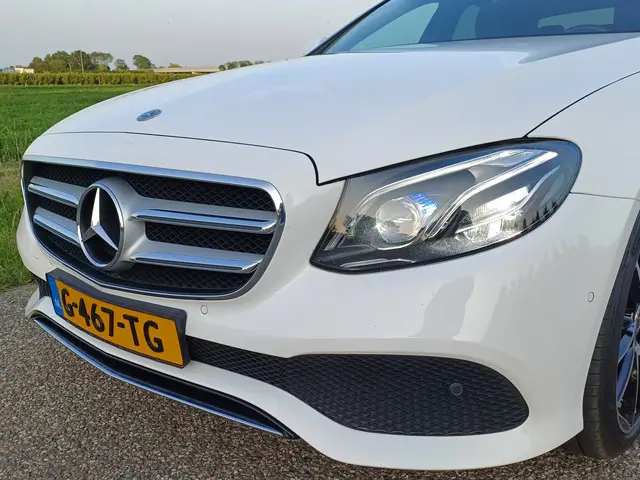 Mercedes-Benz E-Klasse 200 Premium 2017 Benzine 11