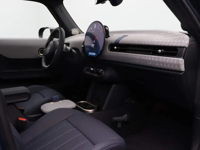 MINI 5-Deurs Cooper C 2024 Benzine 17
