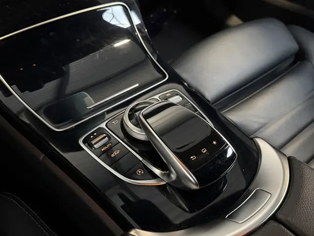 Mercedes-Benz C-Klasse 250 2015 Benzine 29