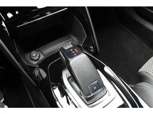 Peugeot 2008 1.2 PureTech GT-Line 2020 Benzine 18