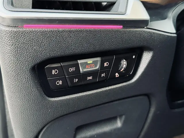 BMW 3 Serie 330e High Executive 2020 Hybride Benzine 19