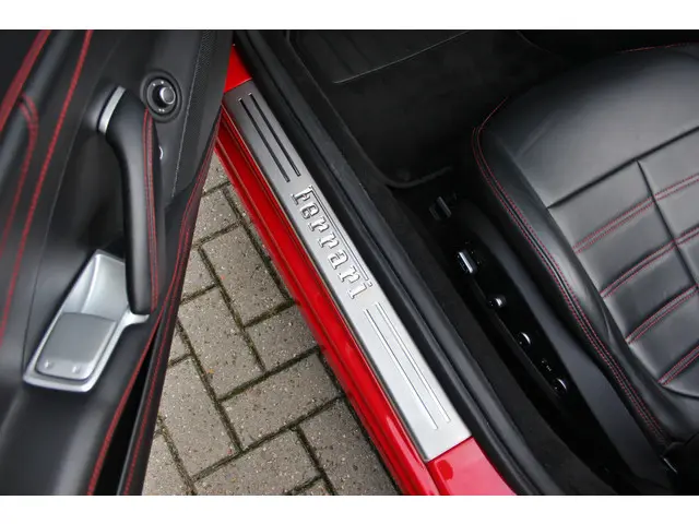 Ferrari California 3.9 T HELE 2016 Benzine 36