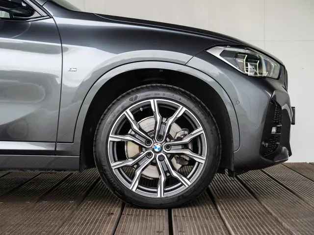 BMW X1 sDrive20i 2020 Benzine 6