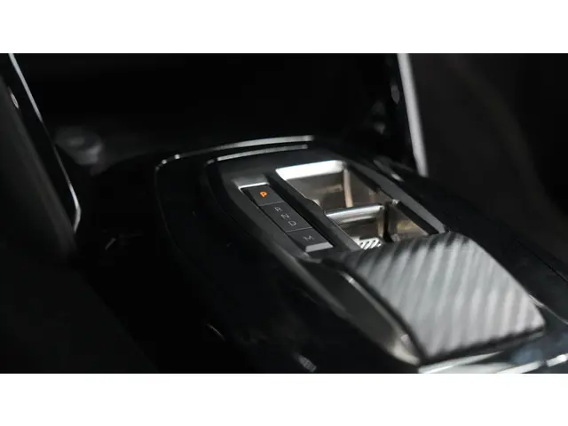 Peugeot 2008 PureTech 130 EAT8 GT 2024 Benzine 49