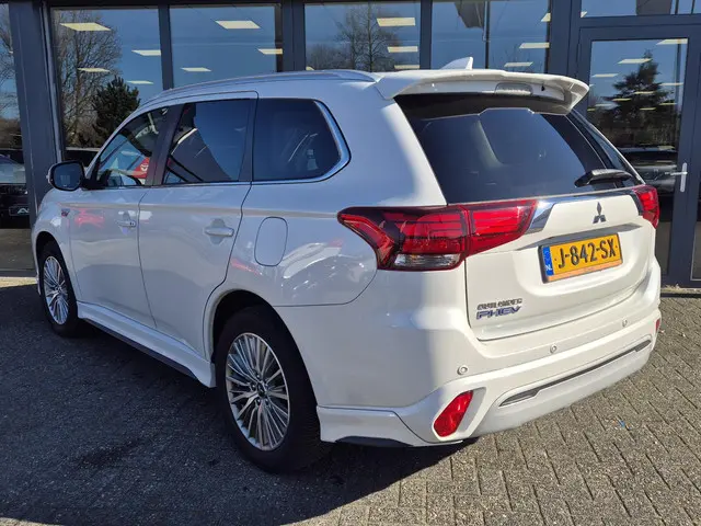 Mitsubishi Outlander 2.4 PHEV Pure+ 2020 Hybride Benzine 6
