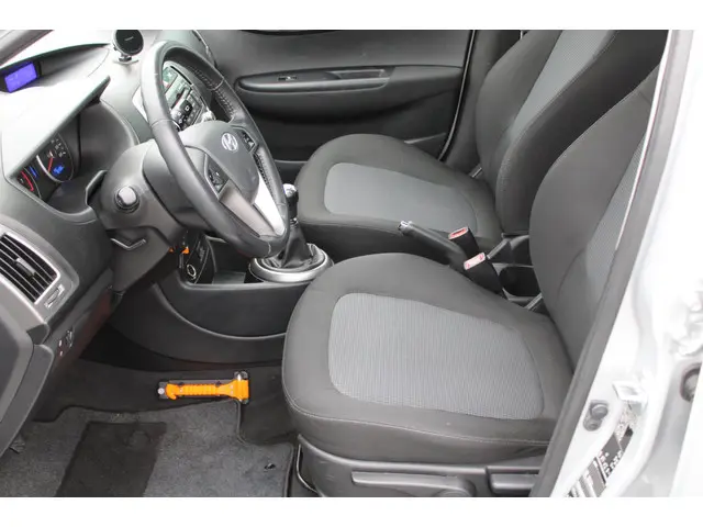 Hyundai i20 1.2i i-Motion 5 Drs 2013 Benzine 11