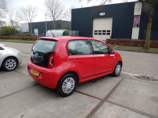 Volkswagen up! 1.0 cheer up! BlueMotion AIRCO 2013 Benzine 5