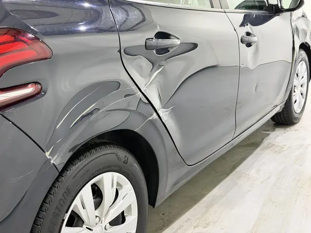 Peugeot 208 HB 1.2 PureTech Blue Lion 2017 Benzine 11