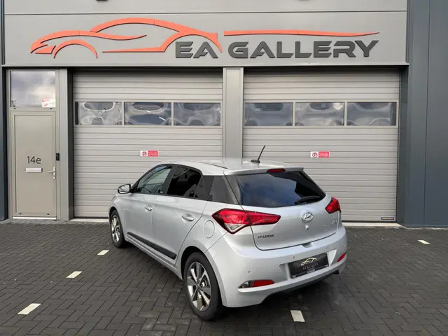 Hyundai i20 1.0 T-GDI Premium+|Airco|Nav|Camera 2018 Benzine 3