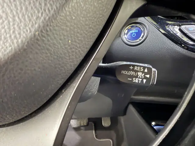 Toyota C-HR 1.8 Hybrid Bi-Tone Plus 2017 Hybride Benzine 20