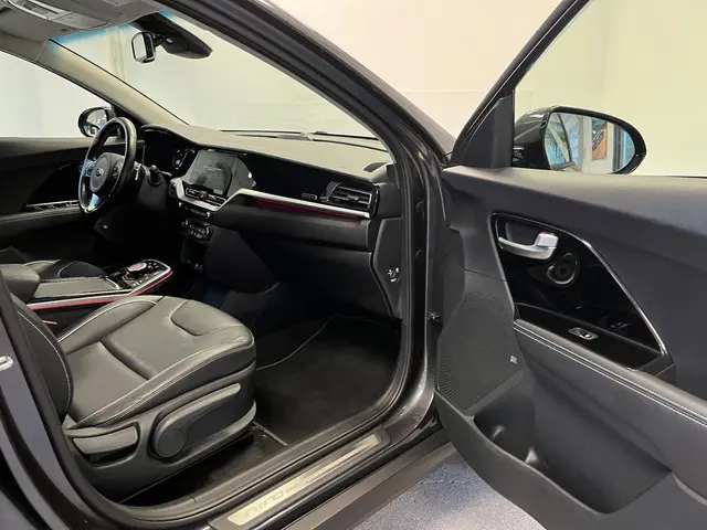 Kia e-Niro ExecutiveLine 64 kWh 2020 Elektrisch 31