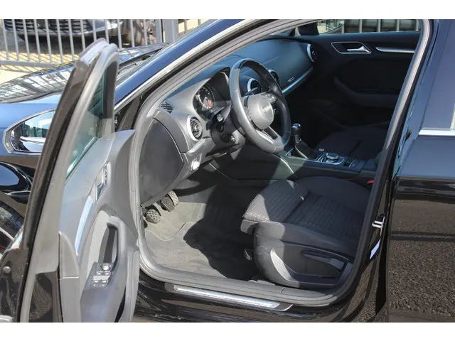 Audi A3 Sportback 30 TFSI Sport Edition 2019 Benzine 3