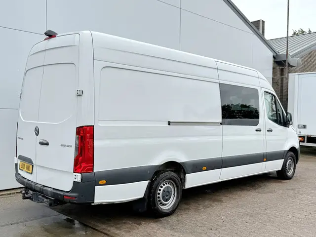 Mercedes-Benz Sprinter 319 1.9 CDI 2023 Diesel 3