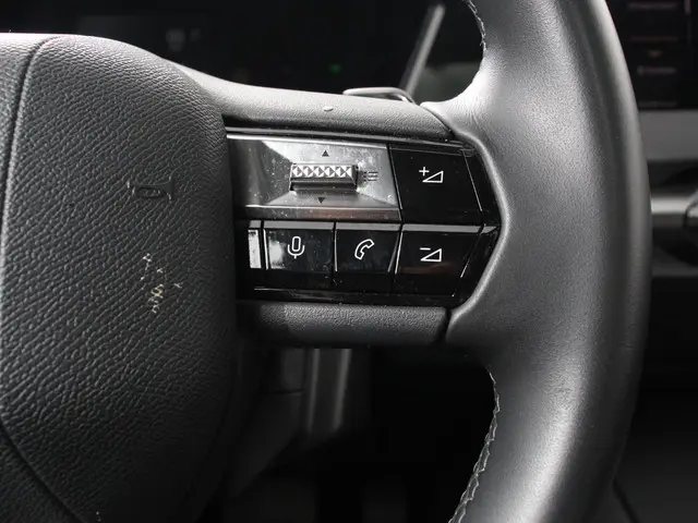 DS DS 4 1.2 PureTech Automaat Rivoli Cross 2023 Benzine 17