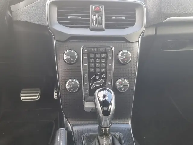 Volvo V40 2.0 D2 R-Design 2017 Diesel 15