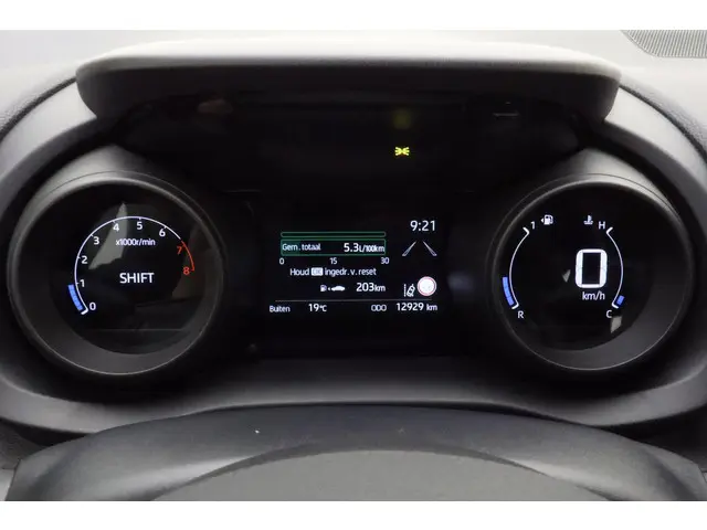 Toyota Yaris 1.5 VVT-i 125pk Dynamic 2022 Benzine 27