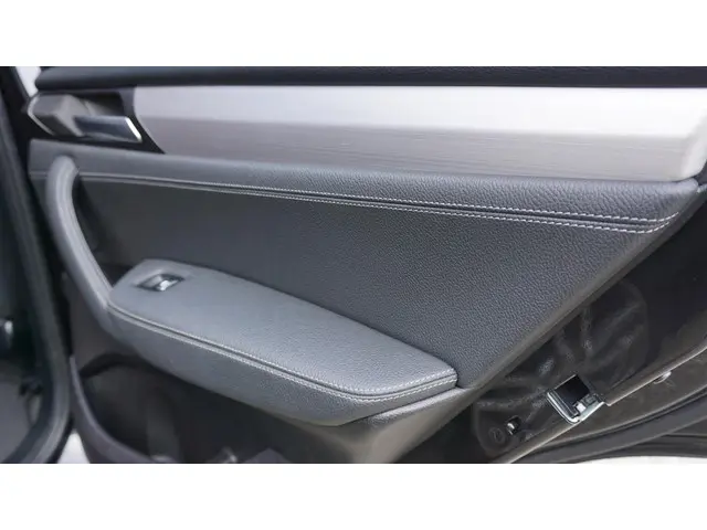 BMW X3 xDrive 20i 184pk M-Sport 2017 Benzine 47