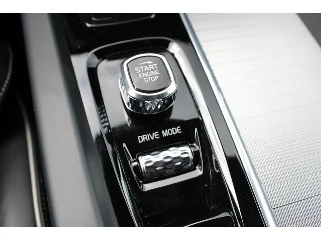 Volvo S60 2.0 B3 R-Design 2021 Benzine 47