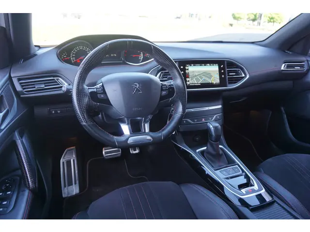 Peugeot 308 1.2 PureTech GT-line AUTOMAAT 2015 Benzine 10