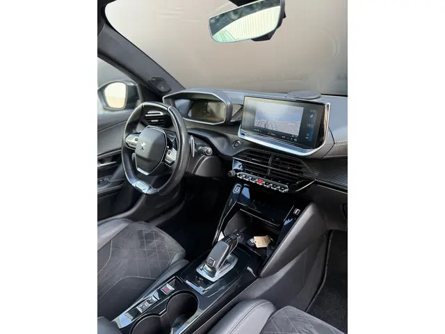 Peugeot 2008 1.2 PureTech GT|Focal|Automaat 2020 Benzine 30