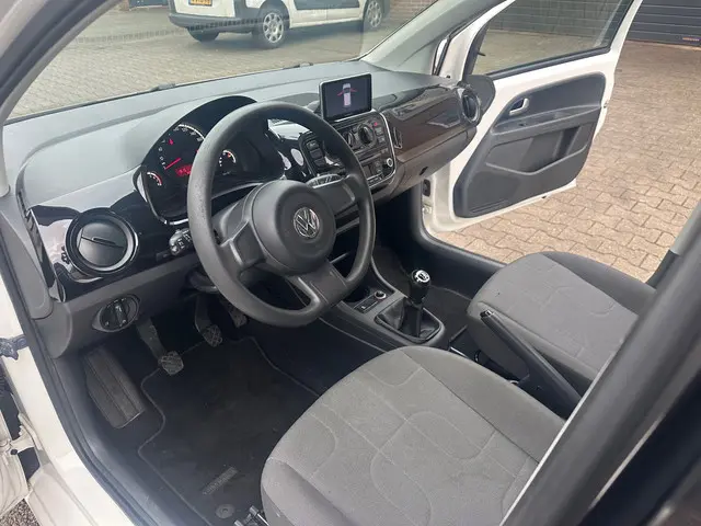 Volkswagen up! 1.0 move up! BlueMotion 2013 Benzine 9